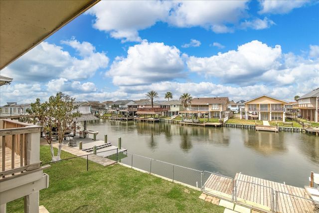 1180 Sailfish Street, Bayou Vista, TX 77563