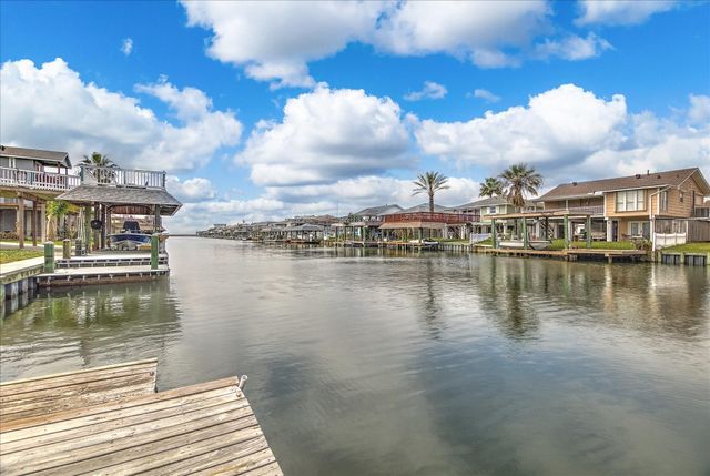 1180 Sailfish Street, Bayou Vista, TX 77563