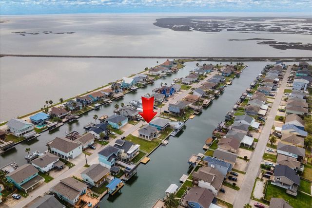 1180 Sailfish Street, Bayou Vista, TX 77563