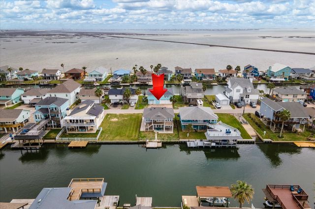 1180 Sailfish Street, Bayou Vista, TX 77563