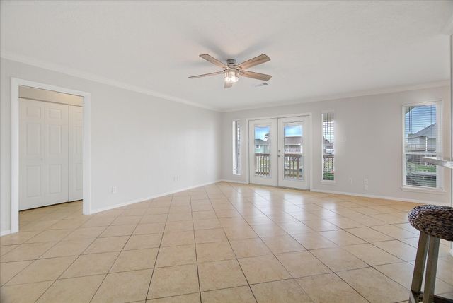 1180 Sailfish Street, Bayou Vista, TX 77563