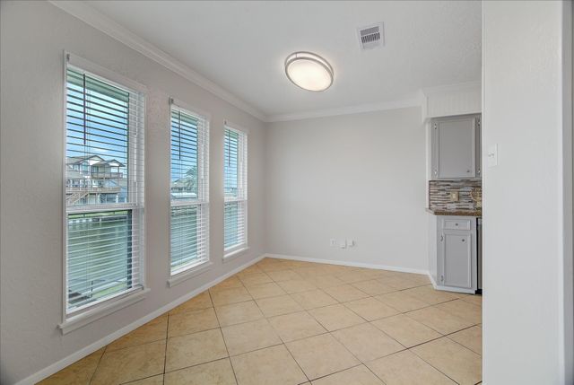 1180 Sailfish Street, Bayou Vista, TX 77563