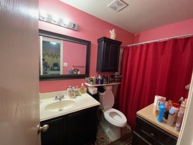 2634 Sockeye Drive, Houston, TX 77045