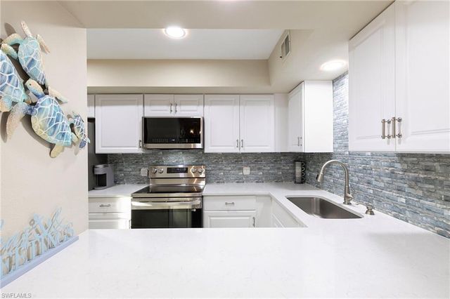 1332 Delbrook N # J2, Marco Island, FL 34145