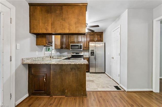 120 Plantation RD, Williamsburg, VA 23185