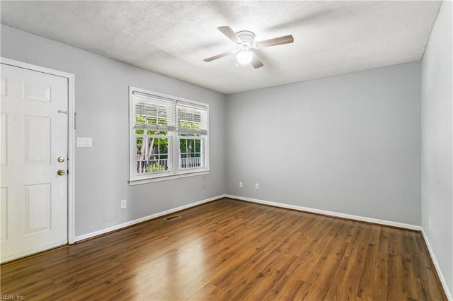 120 Plantation RD, Williamsburg, VA 23185