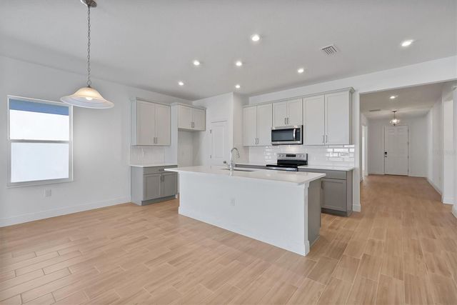 5749 WALLIS LANE, St Cloud, FL 34771