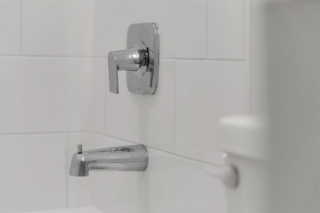 5749 WALLIS LANE, St Cloud, FL 34771