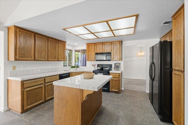 8038 Falcon View Dr, Antelope, CA 95843
