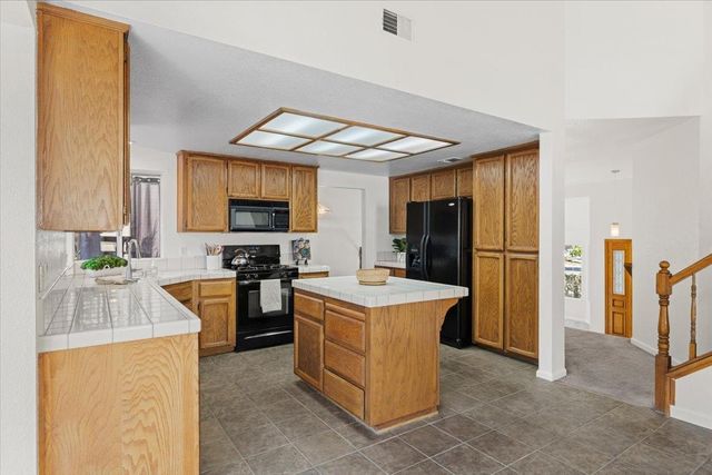 8038 Falcon View Dr, Antelope, CA 95843