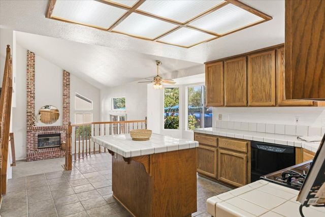 8038 Falcon View Dr, Antelope, CA 95843