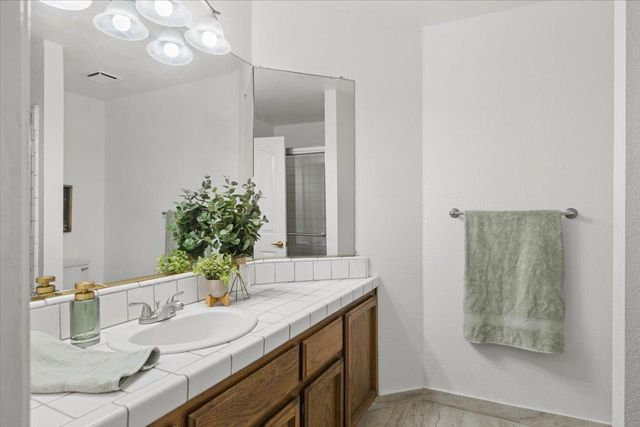 8038 Falcon View Dr, Antelope, CA 95843