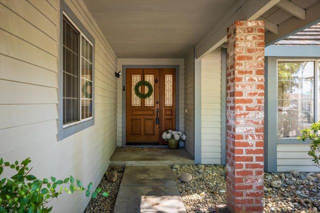 8038 Falcon View Dr, Antelope, CA 95843