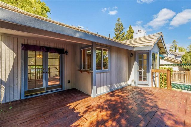 8038 Falcon View Dr, Antelope, CA 95843
