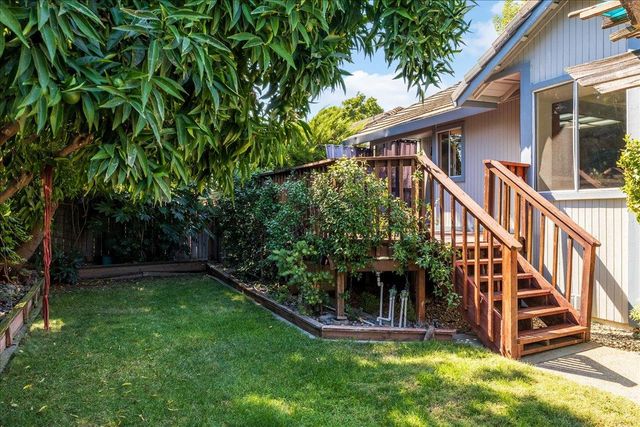 8038 Falcon View Dr, Antelope, CA 95843