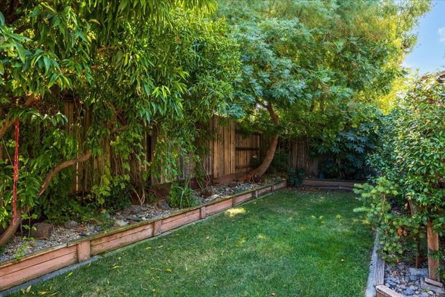 8038 Falcon View Dr, Antelope, CA 95843