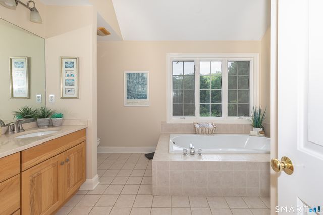335 Luna Trl Extension, Southbury, CT 06488