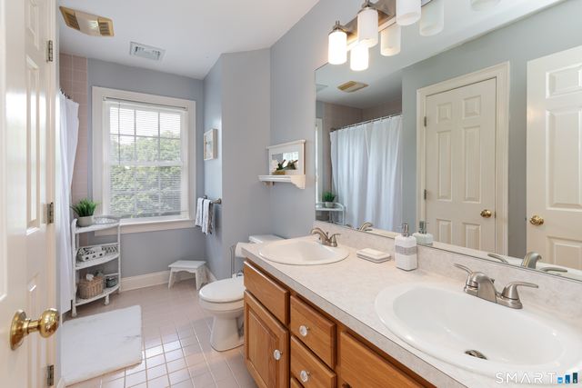 335 Luna Trl Extension, Southbury, CT 06488