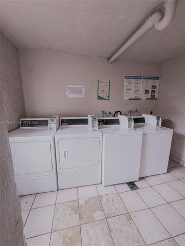 8411 NW 8th St 301, Miami, FL 33126