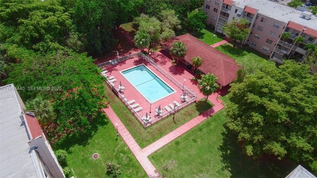 8411 NW 8th St 301, Miami, FL 33126