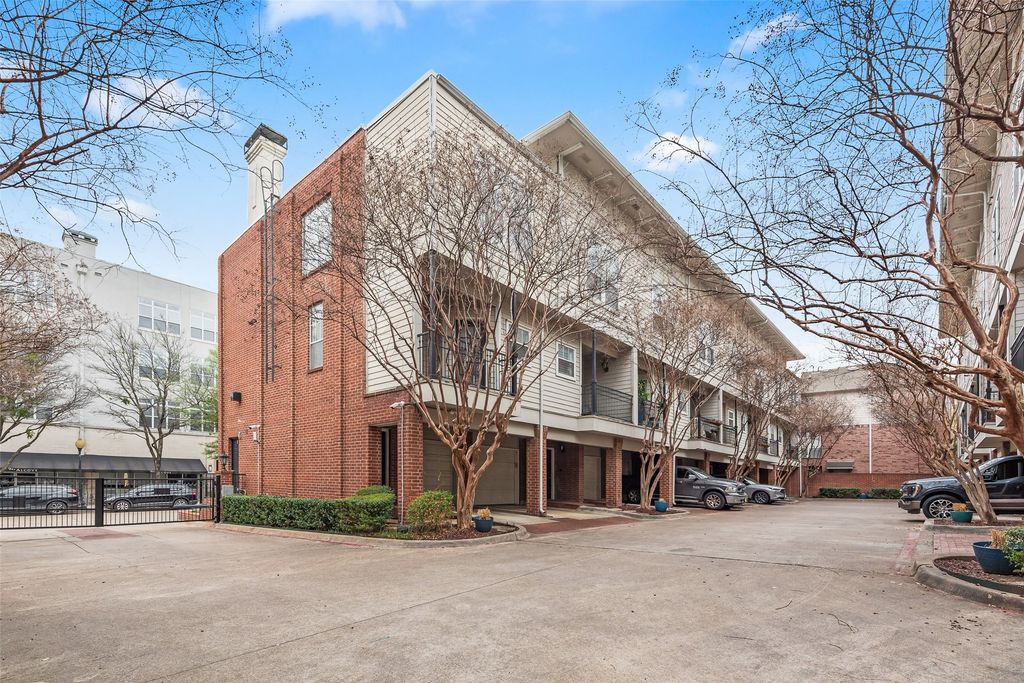 2902 State Street 1, Dallas, TX 75204