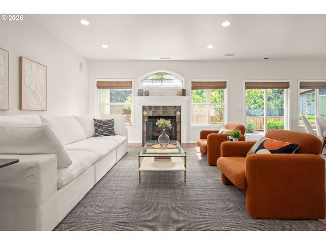 2971 SARAH Ln, Eugene, OR 97408