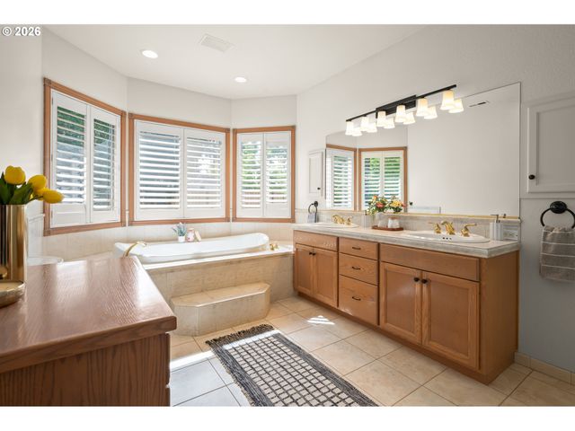 2971 SARAH Ln, Eugene, OR 97408