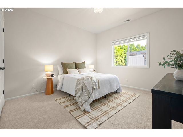 2971 SARAH Ln, Eugene, OR 97408