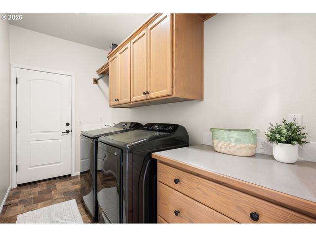 2971 SARAH Ln, Eugene, OR 97408