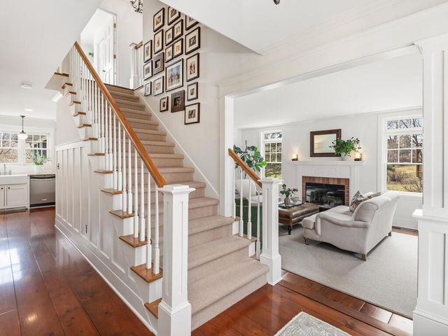 1301 Courtland E, Waconia, MN 55387