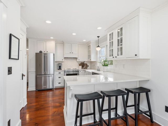 1301 Courtland E, Waconia, MN 55387