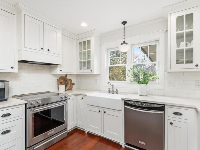 1301 Courtland E, Waconia, MN 55387