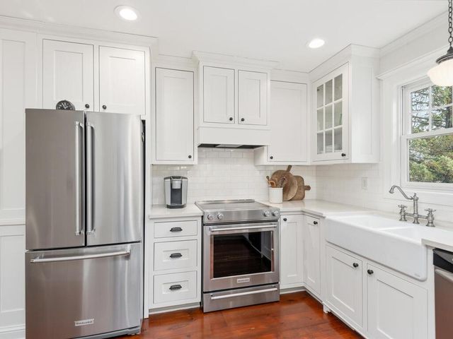 1301 Courtland E, Waconia, MN 55387