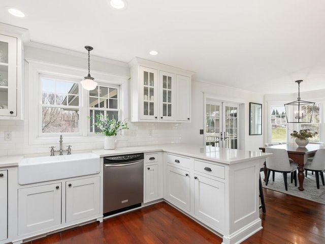 1301 Courtland E, Waconia, MN 55387