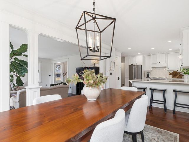 1301 Courtland E, Waconia, MN 55387