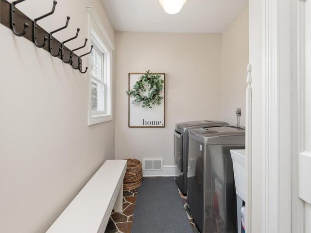 1301 Courtland E, Waconia, MN 55387