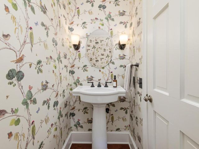 1301 Courtland E, Waconia, MN 55387