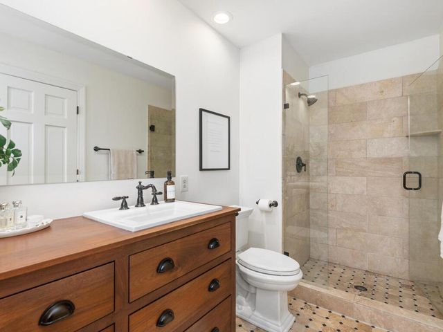 1301 Courtland E, Waconia, MN 55387