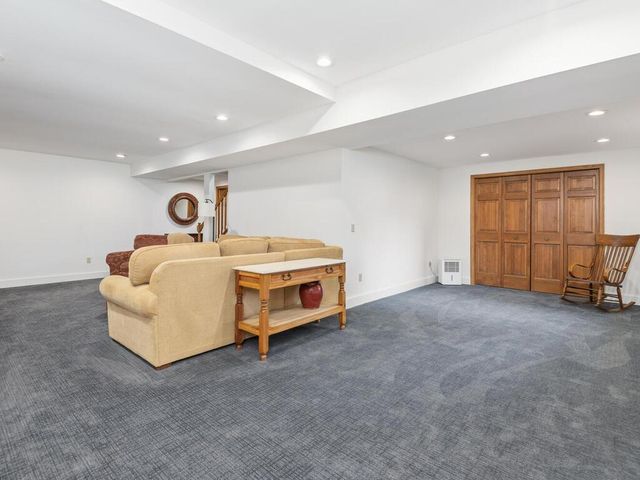 1301 Courtland E, Waconia, MN 55387