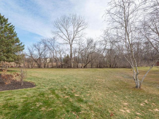 1301 Courtland E, Waconia, MN 55387