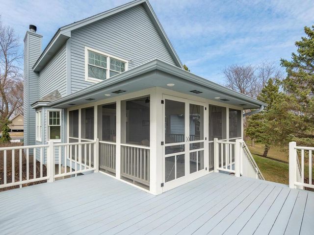 1301 Courtland E, Waconia, MN 55387