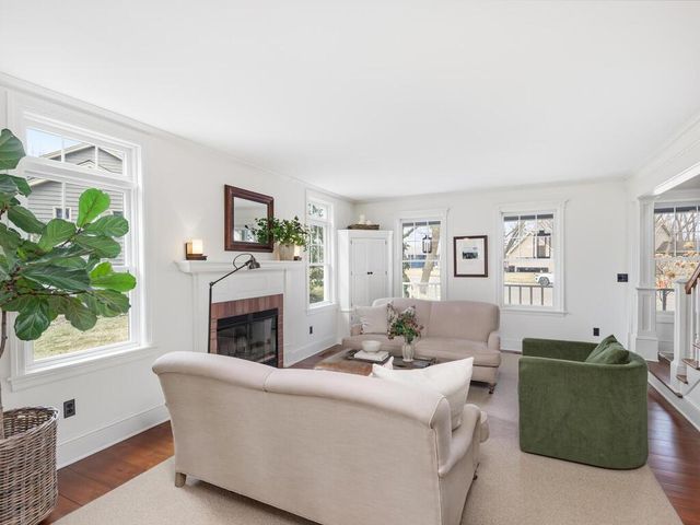 1301 Courtland E, Waconia, MN 55387