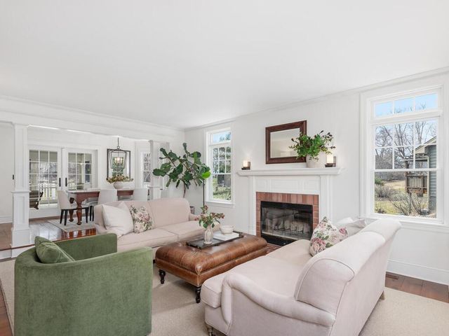 1301 Courtland E, Waconia, MN 55387