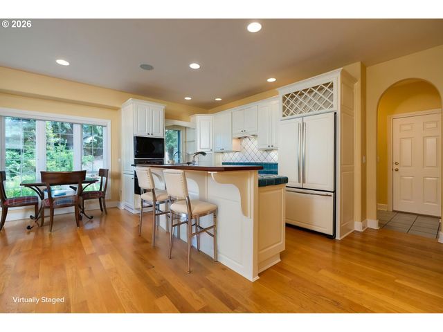 1081 Nw BAKER CREST Ct, Mc Minnville, OR 97128