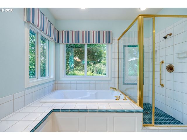 1081 Nw BAKER CREST Ct, Mc Minnville, OR 97128