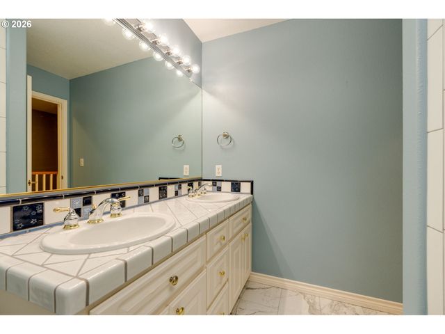 1081 Nw BAKER CREST Ct, Mc Minnville, OR 97128
