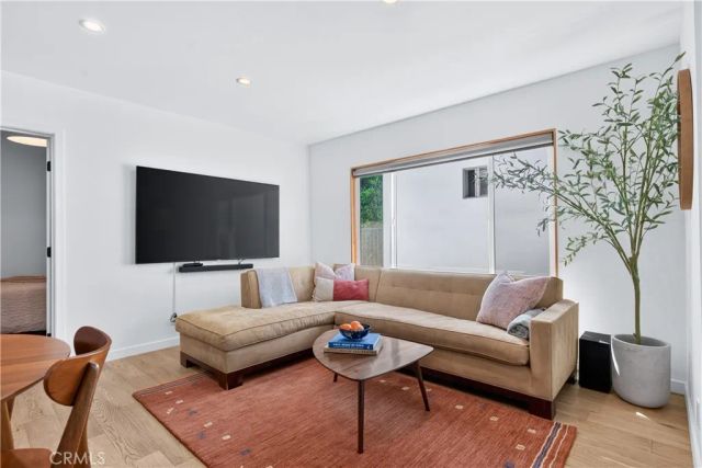 2135 Bellevue 12, Los Angeles, CA 90026