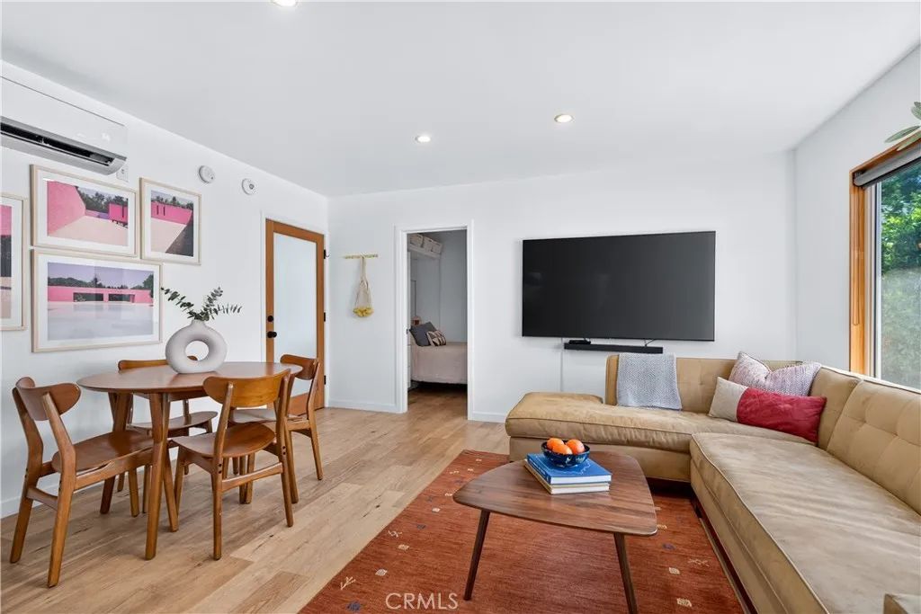 2135 Bellevue 12, Los Angeles, CA 90026