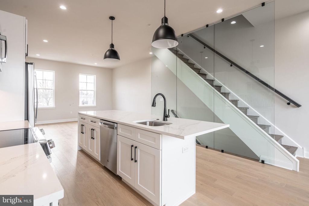 2719 LORRAINE CT, Philadelphia, PA 19131