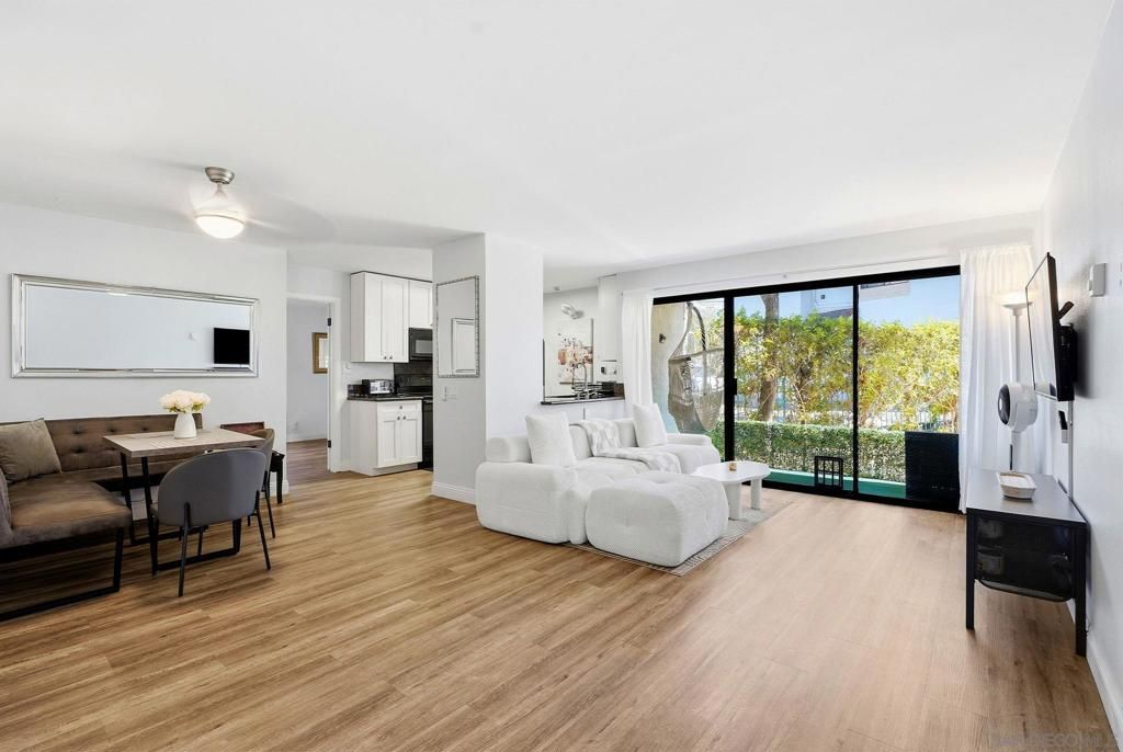 8324 Regents Road 1M, San Diego, CA 92122 — exterior